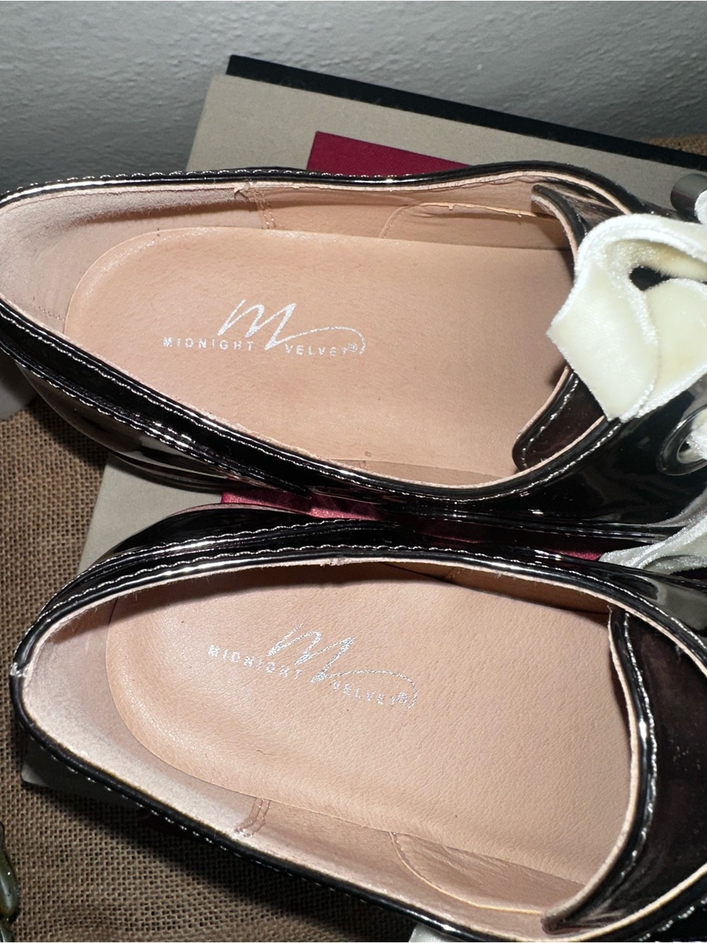 Midnight Velvet Silver Patent Oxford with Ribbon Laces - Picture 5 of 11